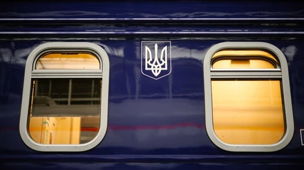Як евакуюватися з потяга під час тривоги і чи можуть поїхати без вас – відповідає УЗ