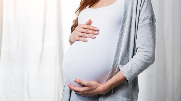 У Британії начальник назвав вагітну співробітницю плаксивою: вона подала до суду і виграла справу
