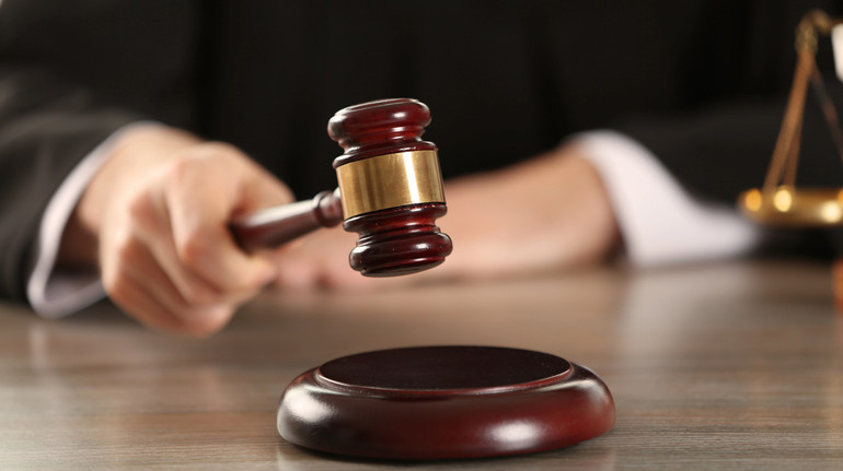 Щоб зять уник армії: суд виніс вирок батьку, який організував фіктивний шлюб доньки з інвалідністю