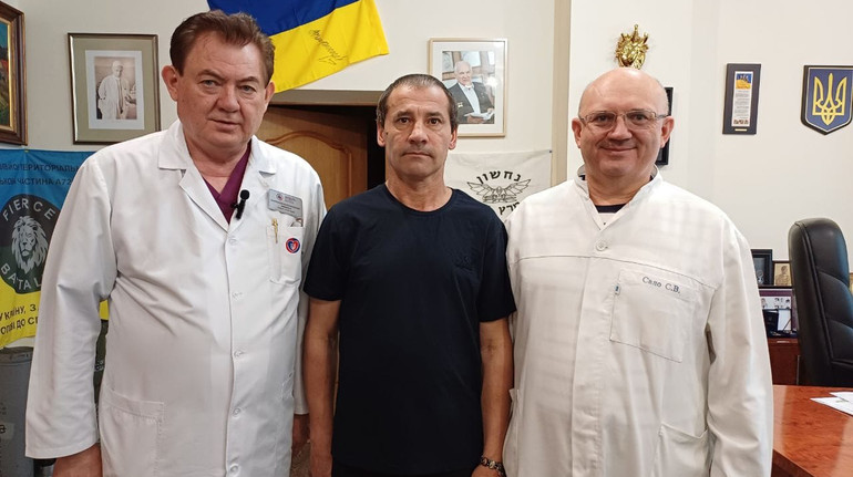 Вперше у світі: українські хірурги провели операцію на серці захисника унікальним способом