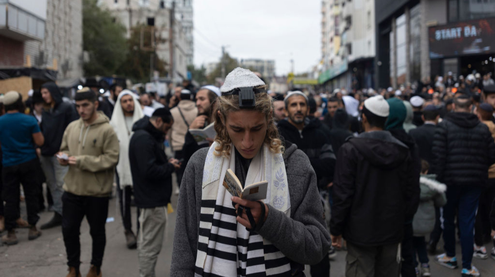 До Умані їдуть 40 тисяч паломників-хасидів. Розповідаємо, як і коли Україна стала центром хасидизму