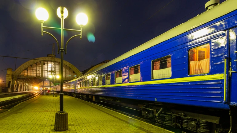 Крики, лайка і зневага: провідницю потяга звинуватили в образі захисника, який їхав на фронт