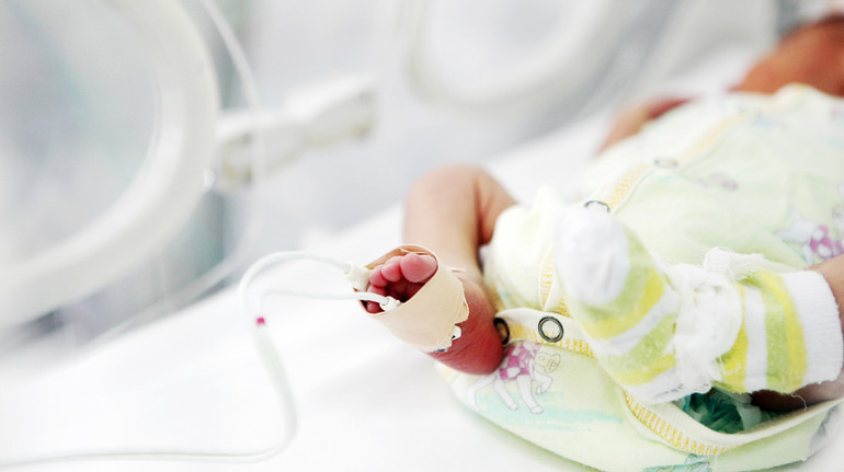 Син 24-річної киянки, яка померла у лікарні через обстріл РФ, перебуває у тяжкому стані