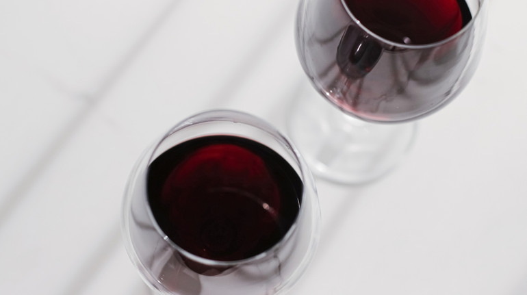 В Іспанії знайшли найстаріше у світі вино, що збереглося у рідкому стані