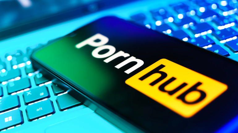 Російське порно знову втрачає позиції серед українців, але випереджає вітчизняне: звіт від Pornhub за 2025 рік