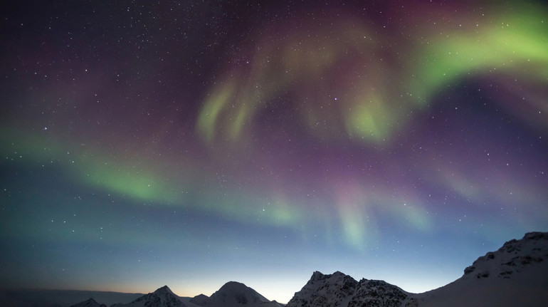 Чи будуть у 2026 році полярні сяйва та магнітні бурі: прогноз активності Сонця