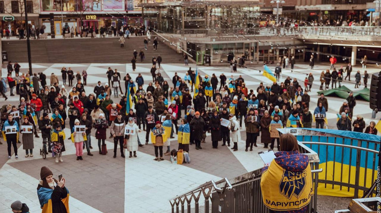 Українці за кордоном нагадають про полонених і теракт в Оленівці: графік акцій на 24 лютого