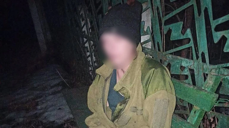 Самосуд серед села: на Хмельниччині судитиму жінку, яка привселюдно відлупцювала дітей ременем