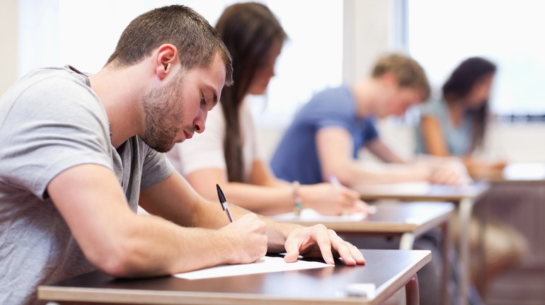 Були, є і будуть: скільки чоловіків віком 25+ вступили на навчання до вишів у 2025 році