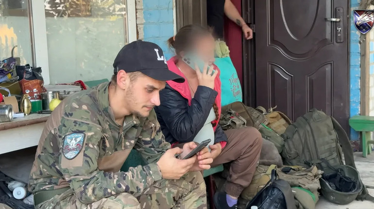 Під безперервними обстрілами: жінка на 9 місяці вагітності евакуйовувалася з Покровська на велосипеді