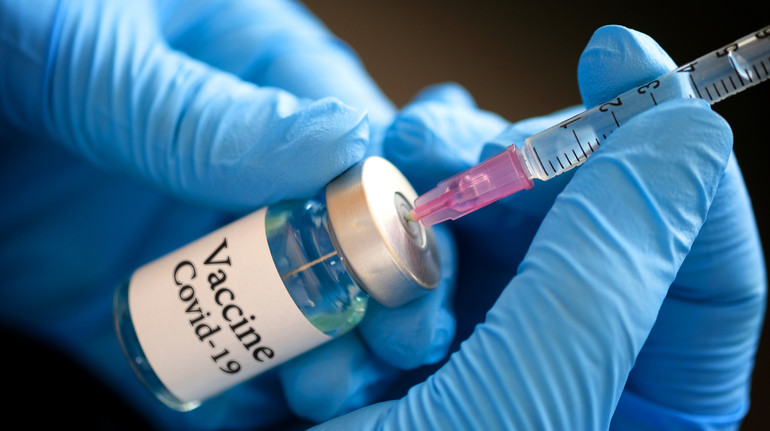Вчені виявили причину смертельних тромбів, пов'язаних із вакцинами J&J та AstraZeneca