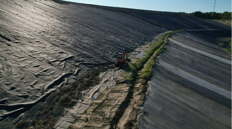 Сміттєзвалище під Львовом повністю засипали родючим ґрунтом: що далі буде на місці полігону