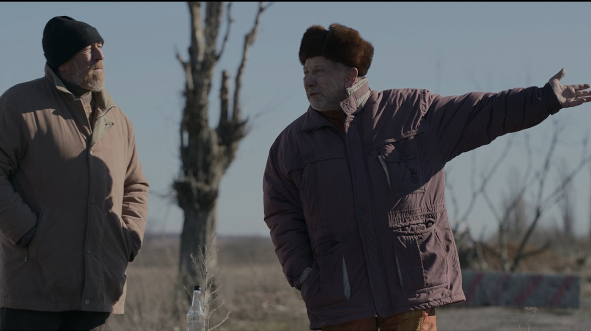 Жданов, Ямненко і пасіка на межі. Рецензія на фільм Сірі бджоли по роману Андрія Куркова