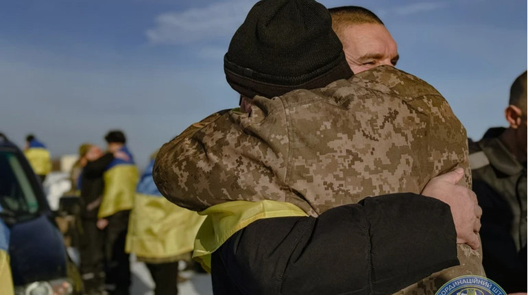 Як родинам полонених та зниклих безвісти вберегтися від шахраїв: пояснює омбудсмен