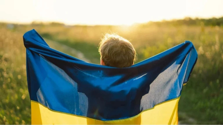 Пережили жахи війни, втрати, приниження й страх: з окупації в Україну повернули групу дітей