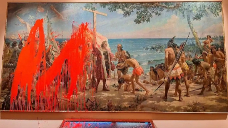 Дві активістки руху Futuro Vegetal облили червоною фарбою картину в музеї Іспанії