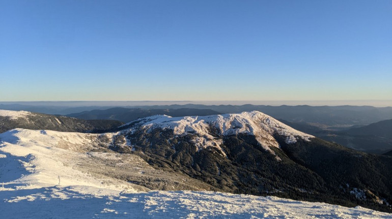 It's winter in the Carpathians: the temperature on Mount Pip Ivan dropped to 8 degrees below zero