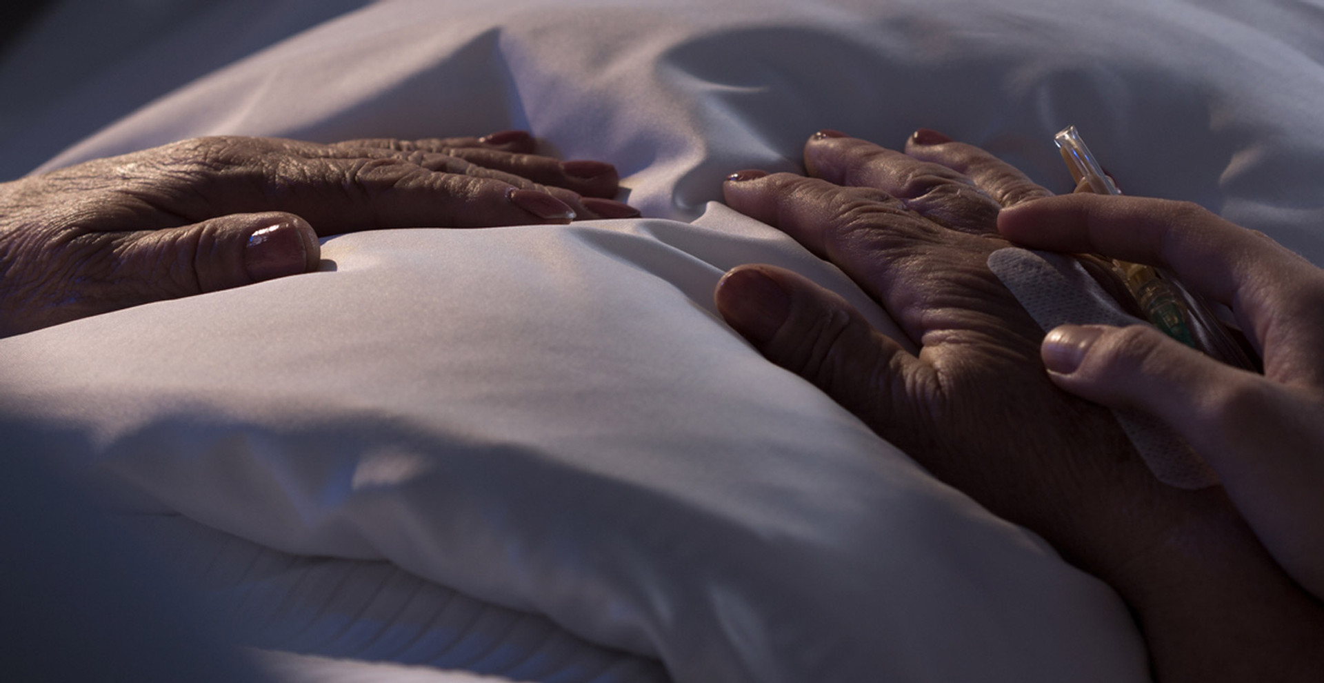 “Найбільше хвора боялася, що їй буде боліти”: лікарка паліативної медицини про догляд за важкими пацієнтами і право на гідну смерть