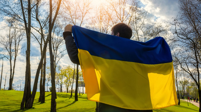 Нарешті зустрівся з сестрою: в Україну з окупованих територій повернули 20-річного юнака