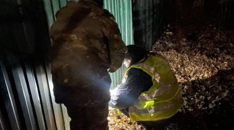 У Житомирі біля смітників знайшли немовля: поліція з'ясувала, що його народила 15-річна дівчина