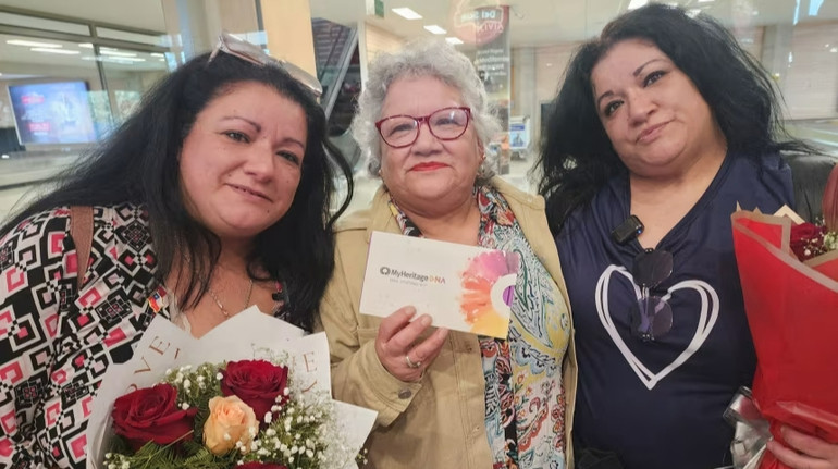 У Чилі мати возз’єдналася з доньками через 45 років після їхнього викрадення