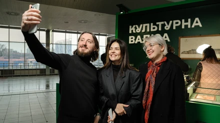 Що взяти з собою в дорогу: на київському вокзалі відкрили виставку Культурна валіза
