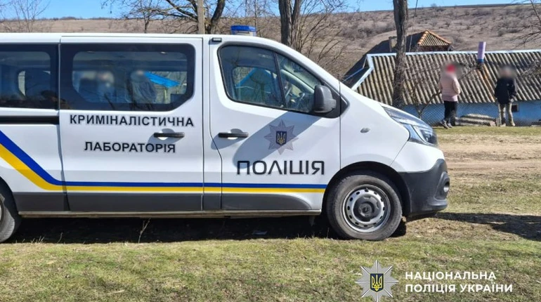 На Одещині 72-річний чоловік вистрілив з рушниці у собаку та її цуценят: у справу втрутилася поліція