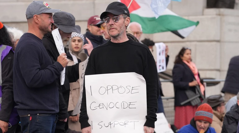 Лідера гурту Massive Attack заарештували на протесті на підтримку Палестини