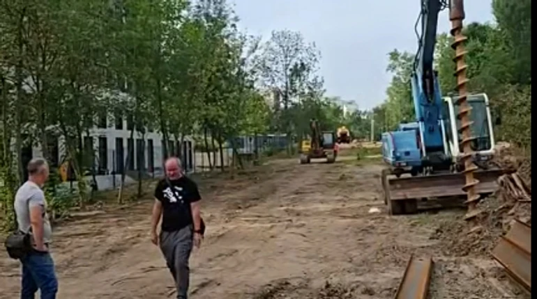 У Києві на Теремках помітили техніку попри мораторій на вирубку дерев: що кажуть у КМДА