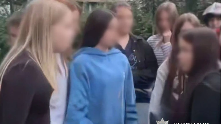 У Києві школярки побили 15-річну дівчину: покарають їхніх батьків