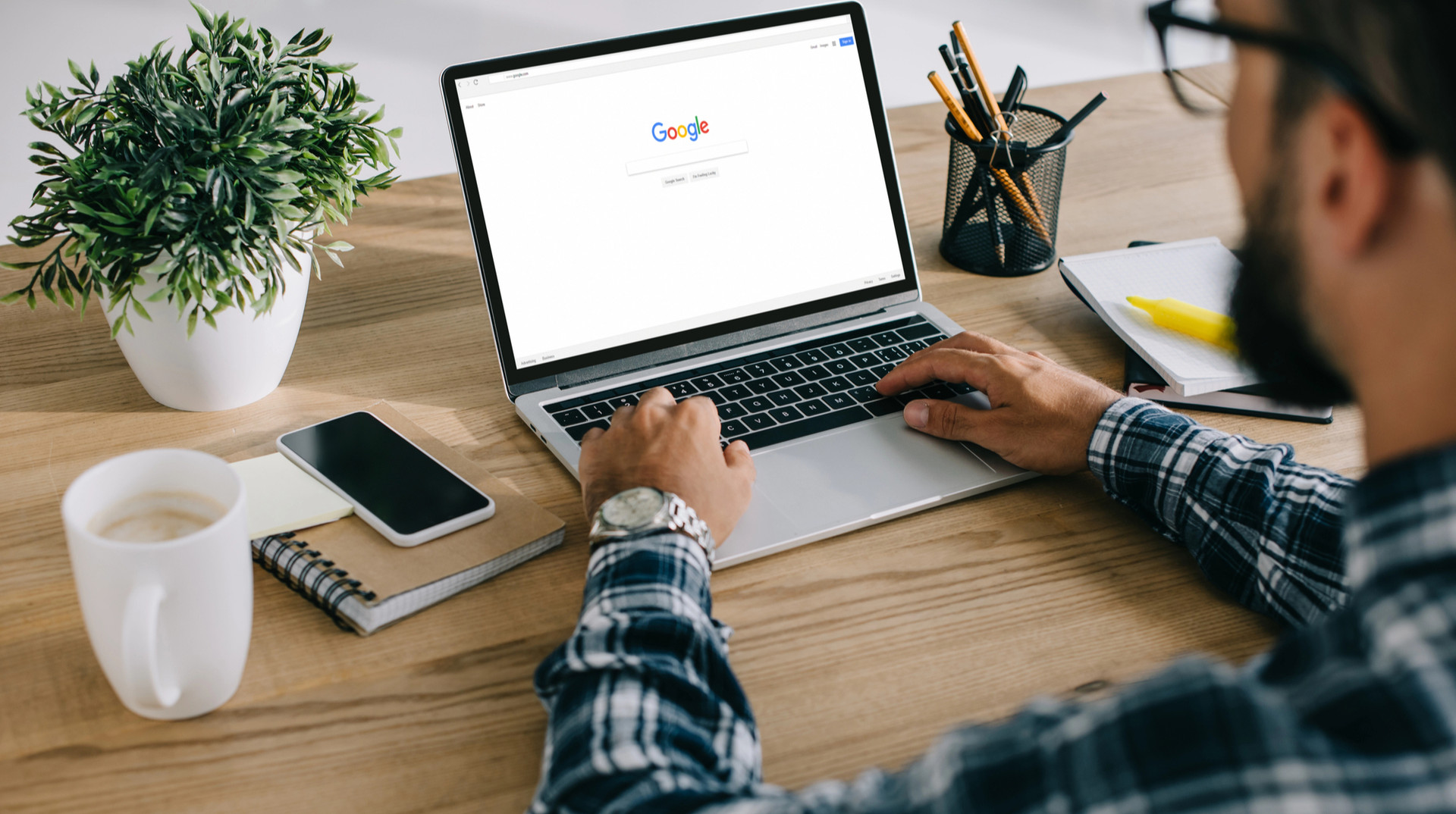 Українізація запитів, або якою мовою гуглять українці у 2025 році