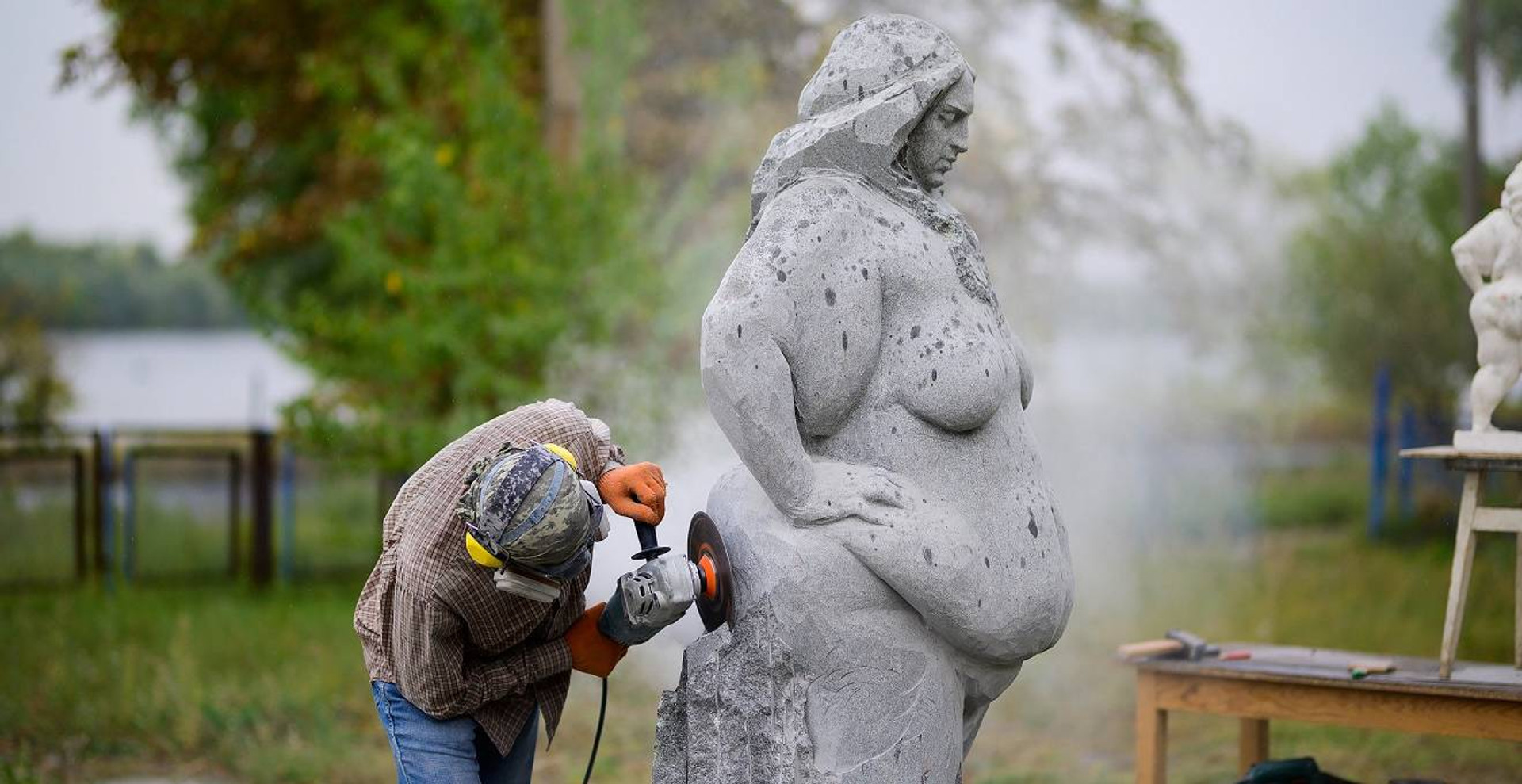 Скульптура Впевнена: як вона з'явилась у Стрийському парку і що насправді означає