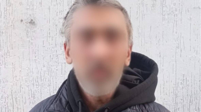 На Харківщині до довічного ув'язнення засудили батька, який систематично ґвалтував 9-річну та 13-річну доньок