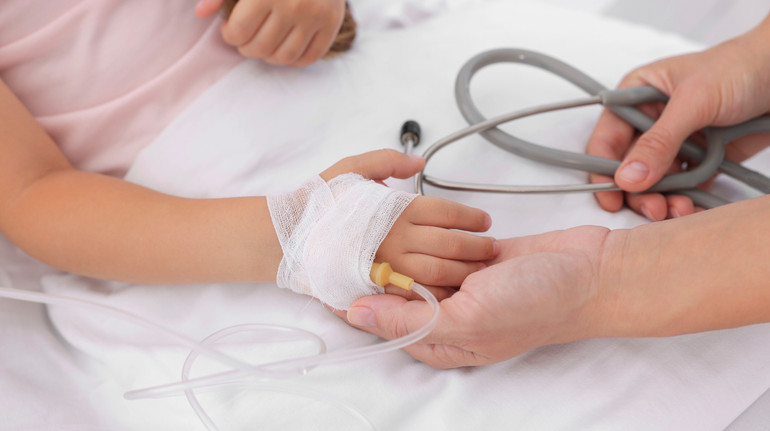 У Львові через отруєння госпіталізували 9 учнів і вчительку: всі вони їли в їдальні ліцею