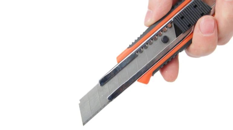 Нетверезий киянин порізав 17-річному хлопцю обличчя канцелярським ножем: нападника затримали