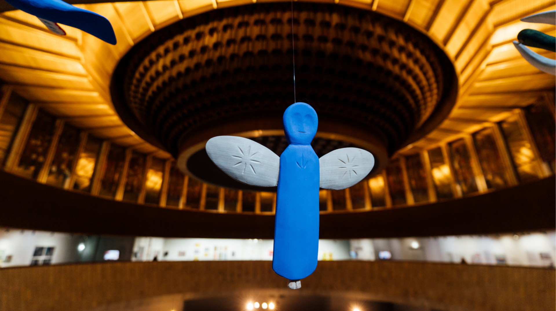 Жить, щоб малювать: у Києві проходить виставка художника-аматора Івана Приходька