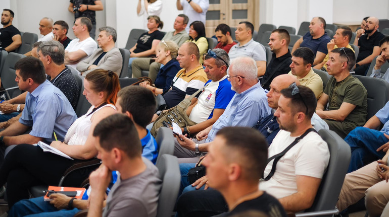 МОН підготувало першу групу тренерів з дисципліни Захист України: коли буде наступний набір