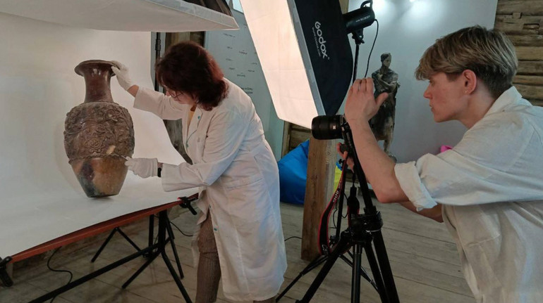 Реставратори відновили 27 експонатів з музею Сковороди, який знищили росіяни