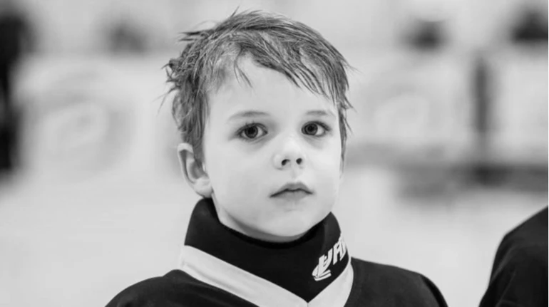 Любляча мама та юний хокеїст: спогади про сім’ю, яка загинула через обстріл Харкова