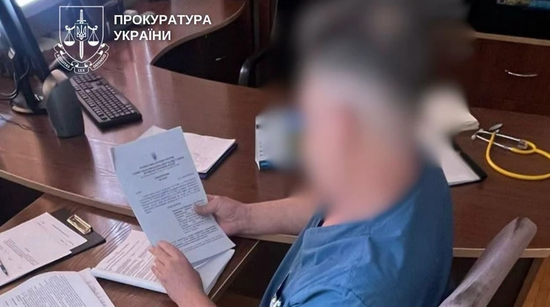 Не побачив перелому: хірург скандальної київської лікарні отримав підозру через смерть бійця