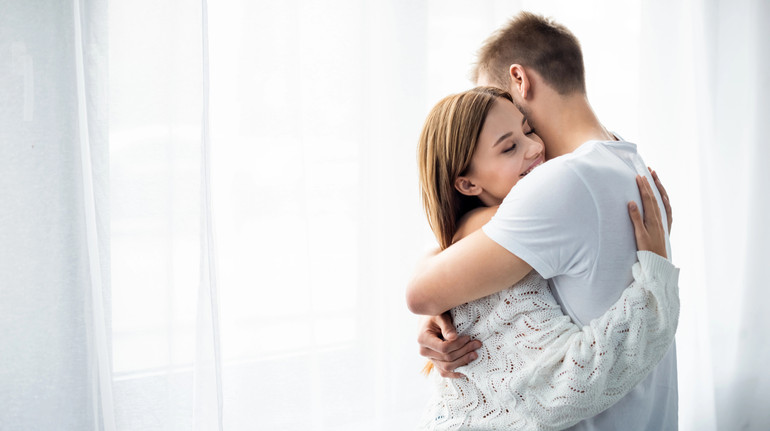 Чому обійматися настільки приємно? Вчені кажуть, що секрет криється у температурі
