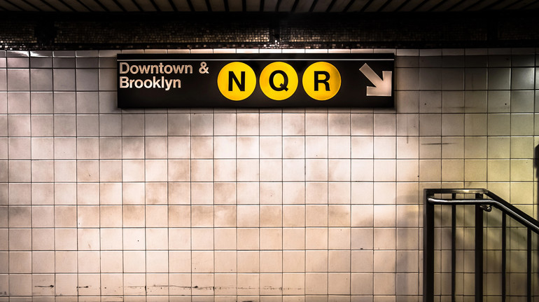 У США двох дівчат-підліток виявили мертвими у метро: ймовірно, вони стали жертвами популярного тренду