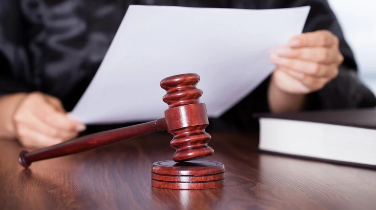 Допомагала малолітня кума: у Києві матір судили за створення порно за участі двох доньок