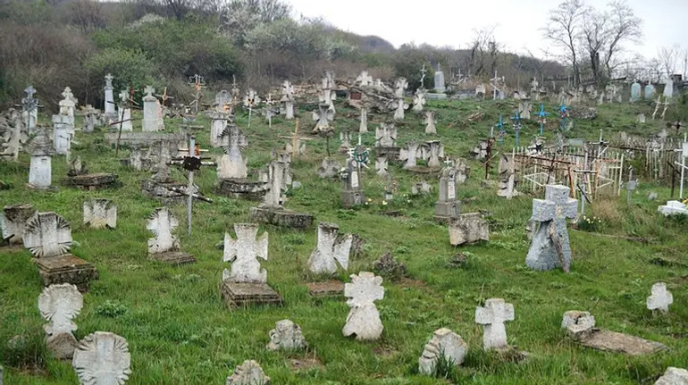 In Odessa, the City Council should conclude a security contract on Kuyalnytskyi cemetery