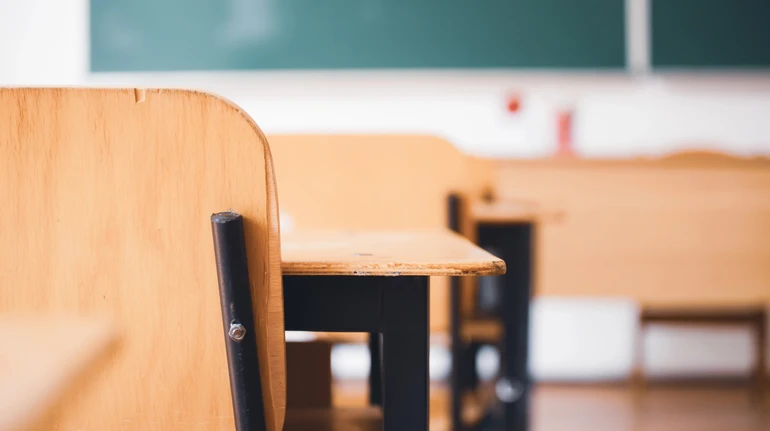 В одній з київських шкіл вчитель викладав російською: учні зняли це на відео і його звільнили