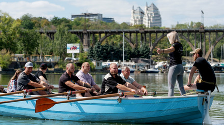 В одному човні після війни. Як Інтерпайп Віктора Пінчука допомагає ветеранам повертатися до життя