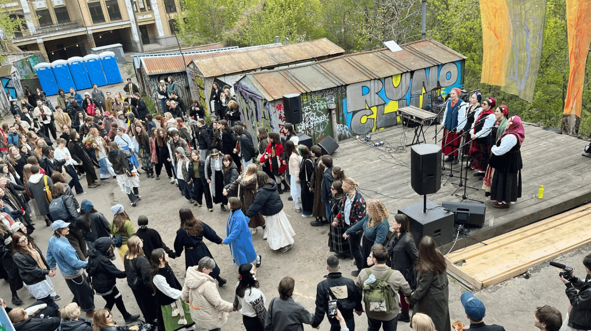 Парк поміж гаражів чи новий паркінг? Як КМДА хоче забудувати зелену зону під Пейзажною алеєю