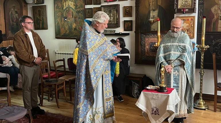 Співавтор російського фільму Містер Ніхто проти Путіна освятив Оскар у Парижі