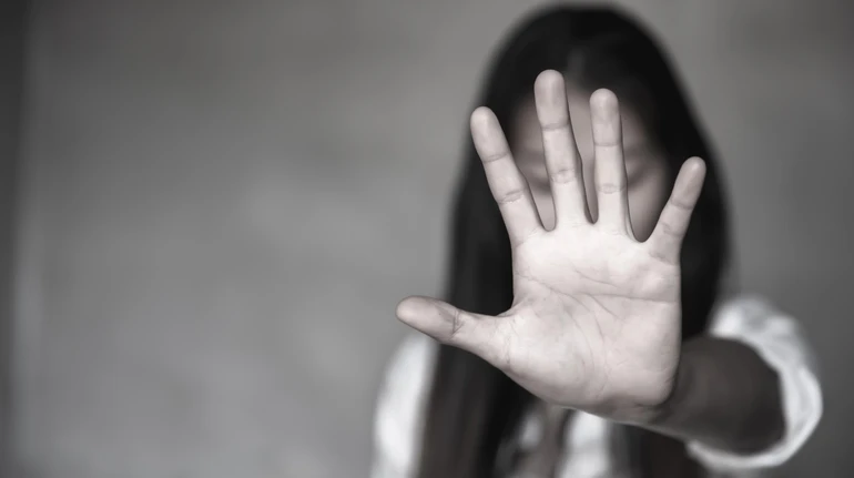 Скористався довірою: у Павлограді чоловік отримав підозру у зґвалтуванні 12-річної онуки знайомих