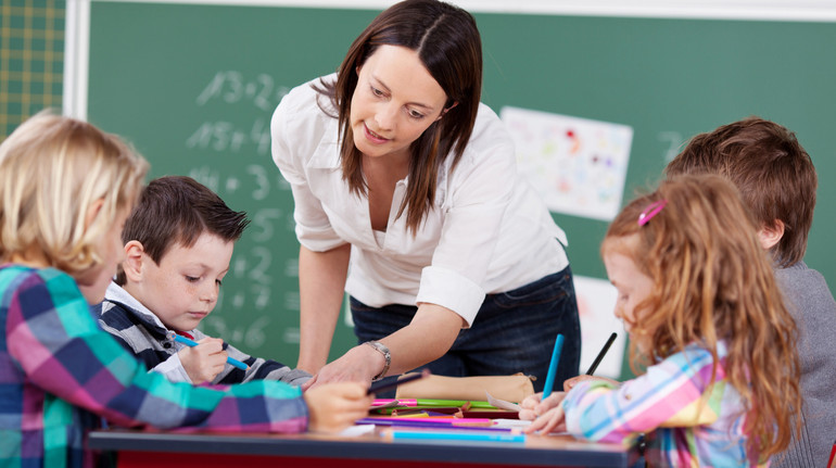 У Раді пропонують збільшити навантаження вчителів: профспілка попереджає про масові звільнення
